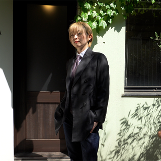 初めてのパーソナルオーダーはYUUGAで。生地選びの不安を解消し、自信に繋がる一着を。