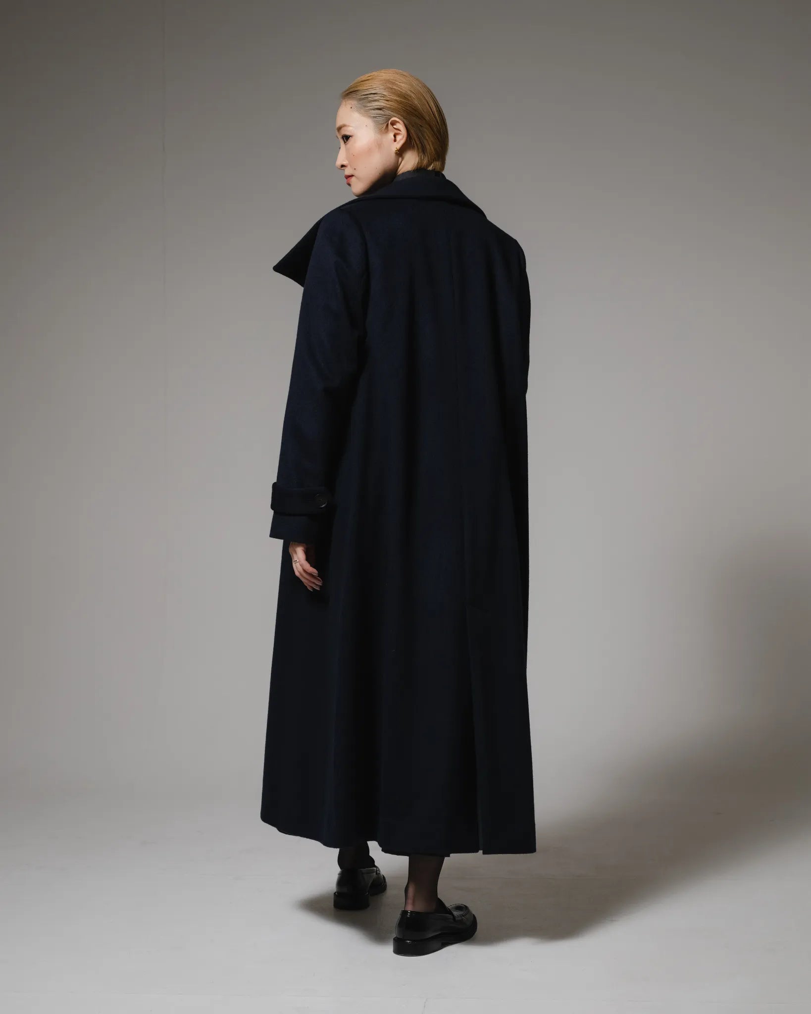 YUUGA Named collection Void MTR ピュアカシミヤ スタンドカラーコート